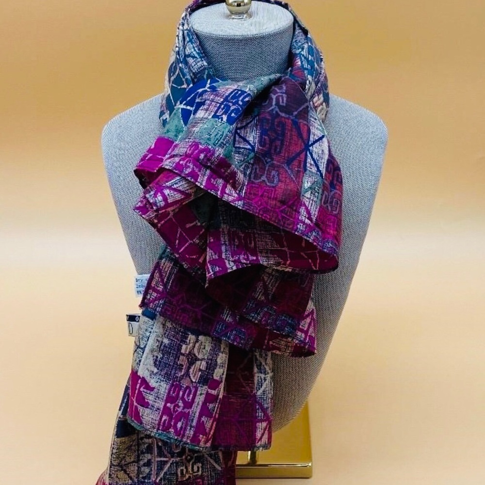 *NWOT* New York Studio 100% Silk Scarf *FREE SHIPPING*